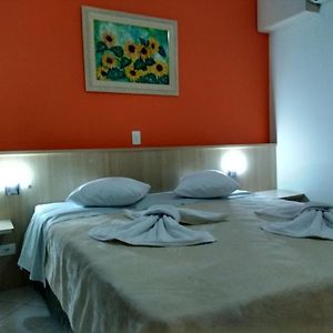 Quarto com cama grande delux